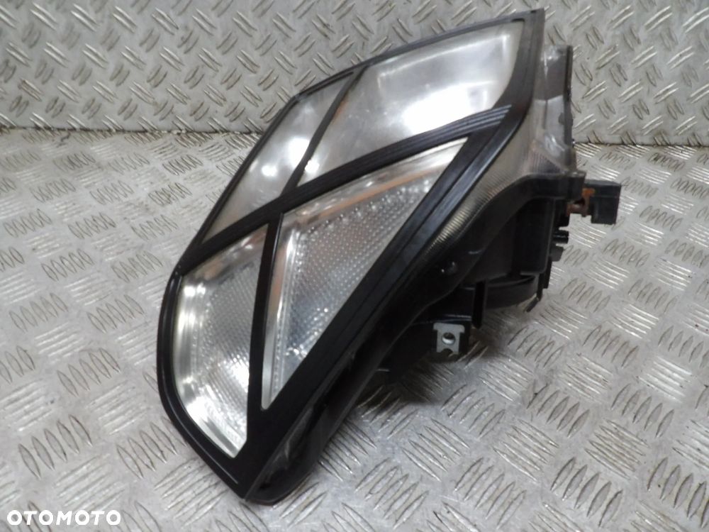 NISSAN NAVARA D40 LAMPA PRAWA PRZÓD - 4
