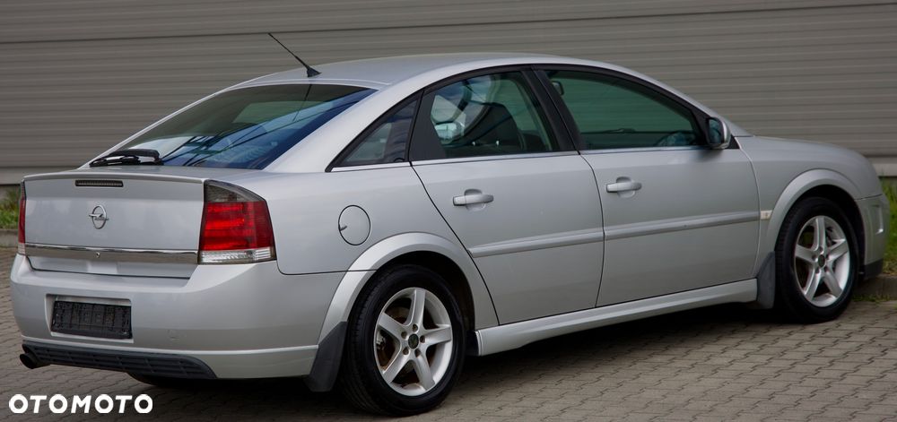 Opel Vectra 2.2 CDX - 22