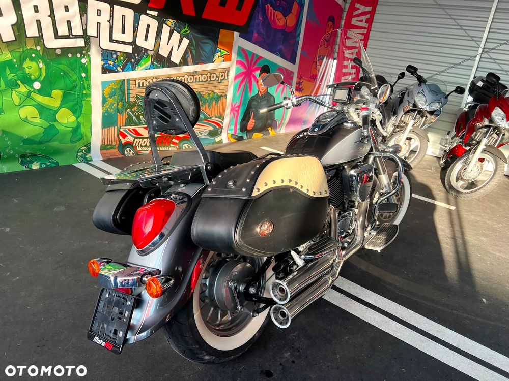 Suzuki Intruder - 10