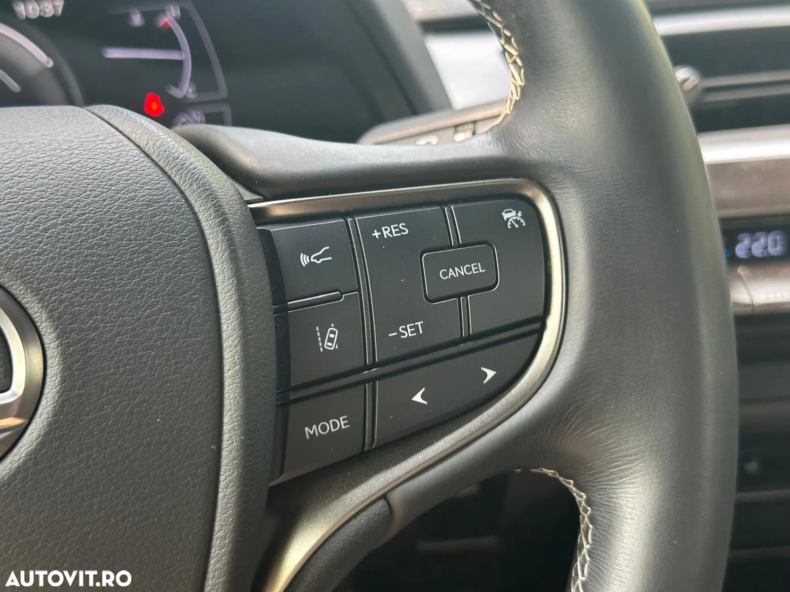 Lexus UX 250h Business Edition - 29