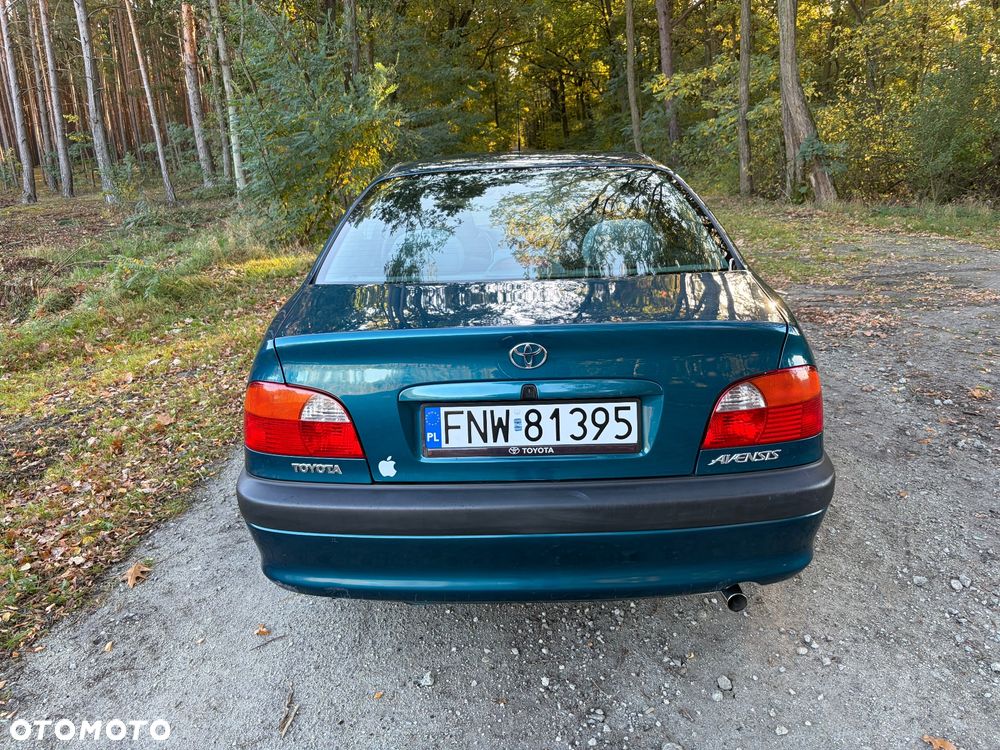 Toyota Avensis 2.0 Sol - 7