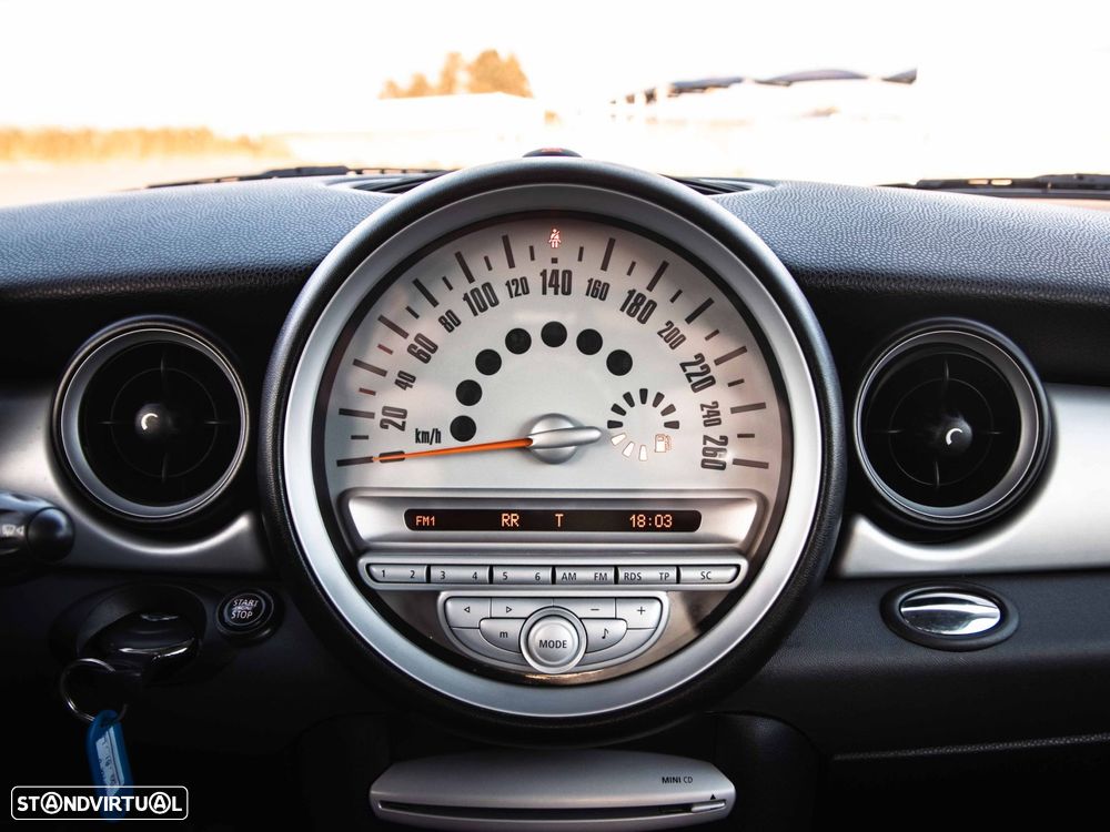 MINI 3 Portas Cooper D - 4