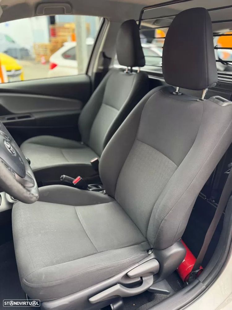 Toyota yaris bizz 1.4 d-4d ac - 5