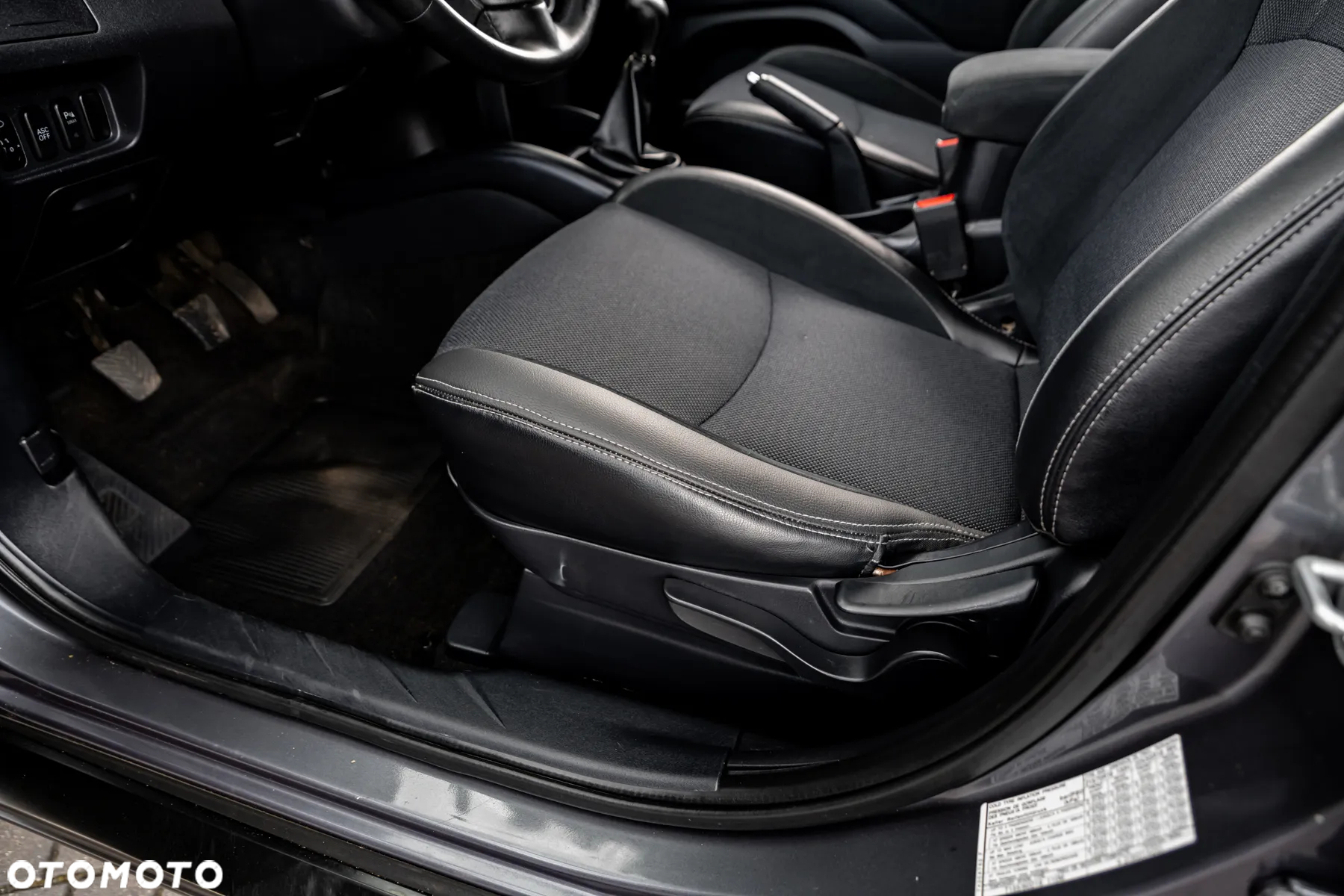 Peugeot 4007 7-Sitzer Sport - 17