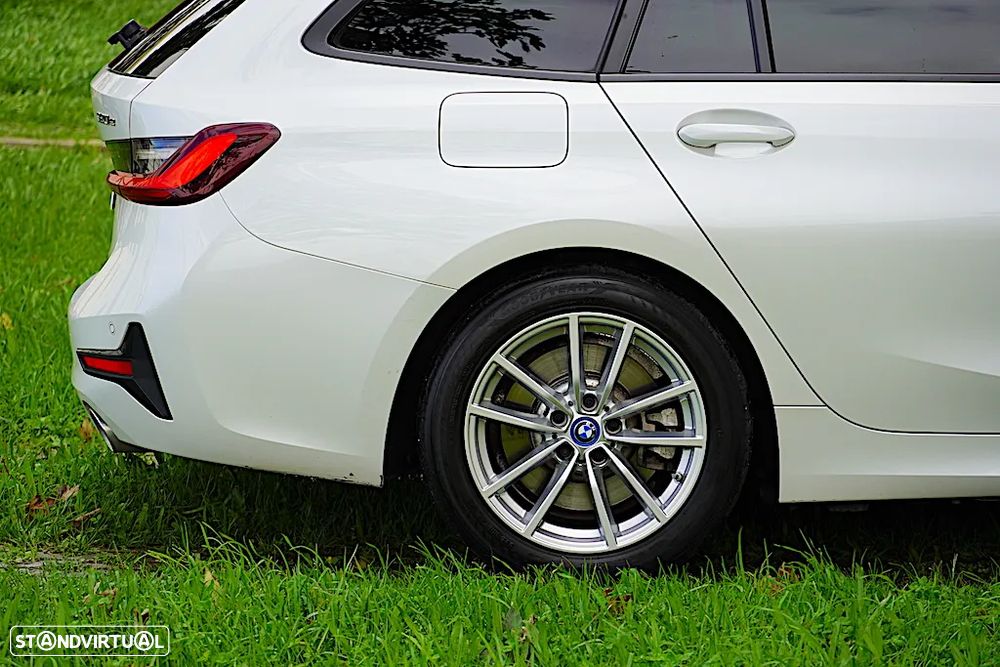 BMW 320 e Touring Corporate Edition Auto - 10