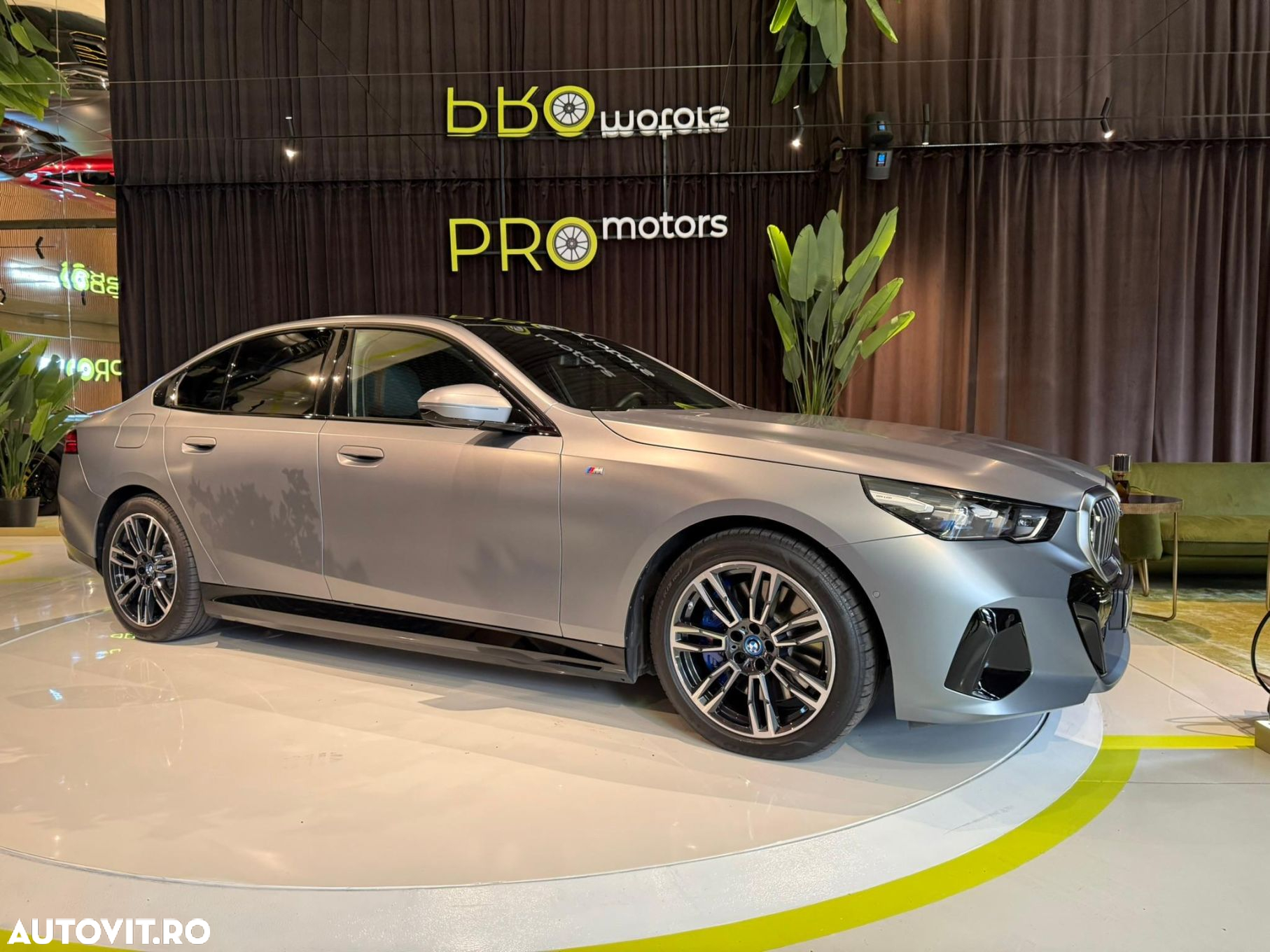 BMW Seria 5 550e xDrive AT PHEV - 11