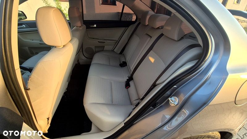 Mitsubishi Lancer 1.6 Invite - 8