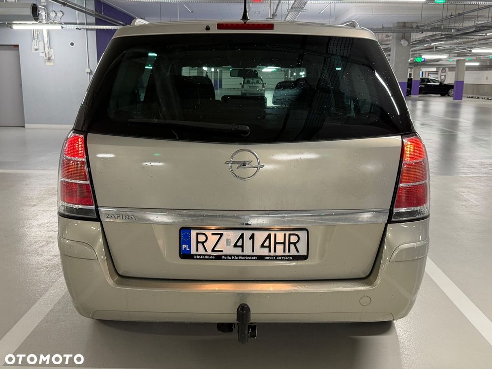 Opel Zafira - 9