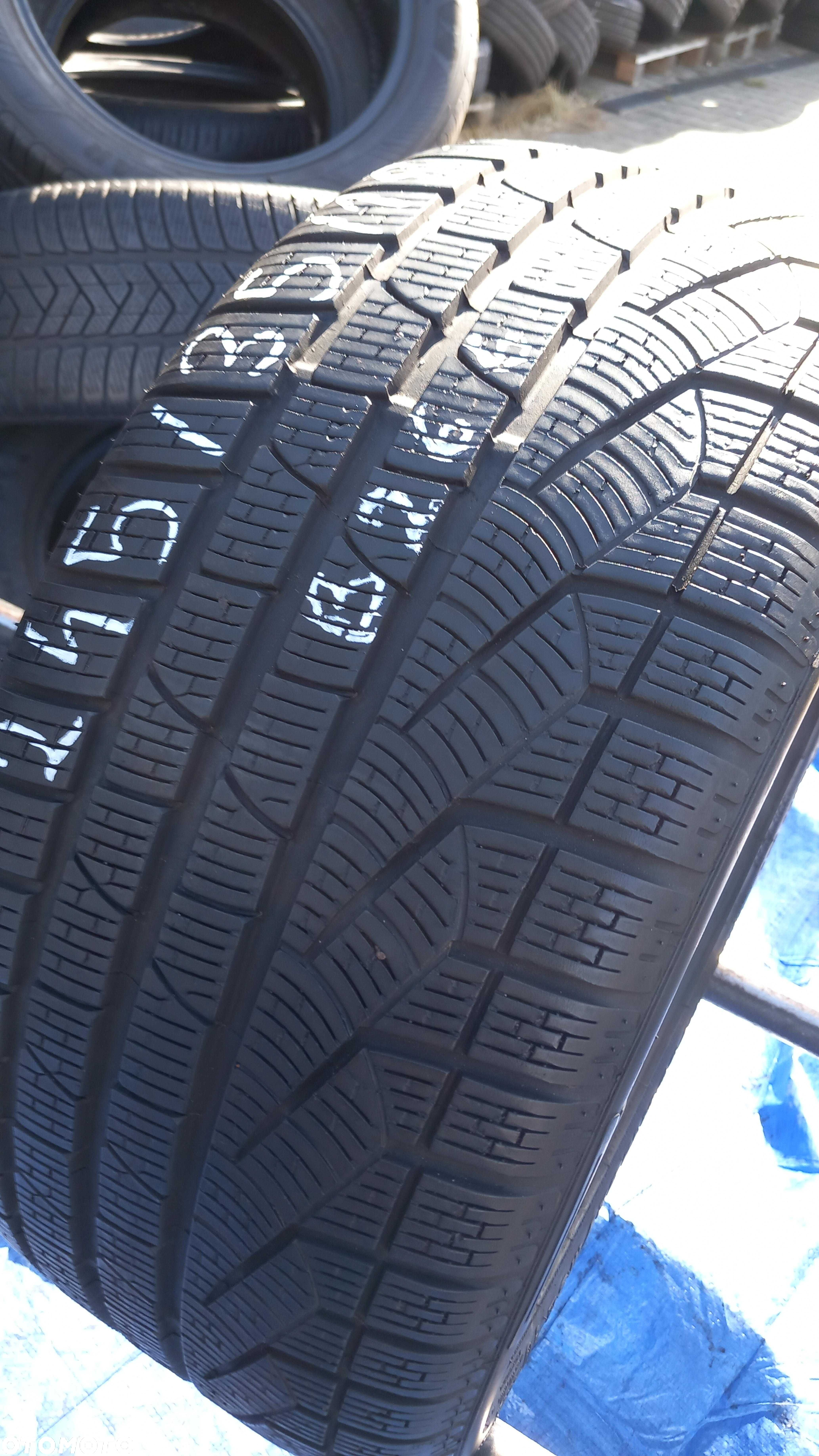 245/35/18 Pirelli SottoZero Winter 240 Serie 2 RSC 92V - 2
