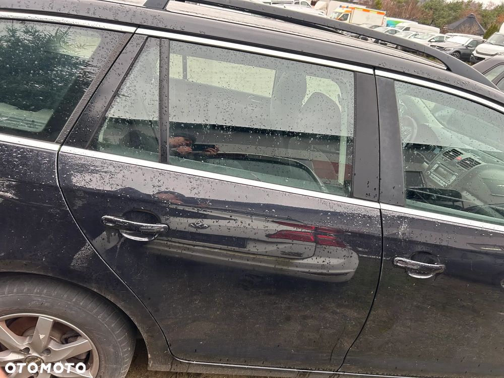 DRZWI PRAWE TYŁ TYLNE VW GOLF 5 V KOMBI - 1