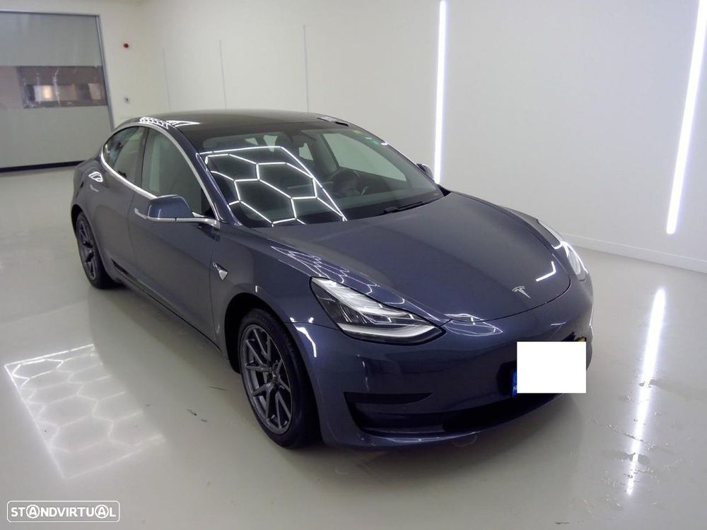 Tesla Model 3 - 1