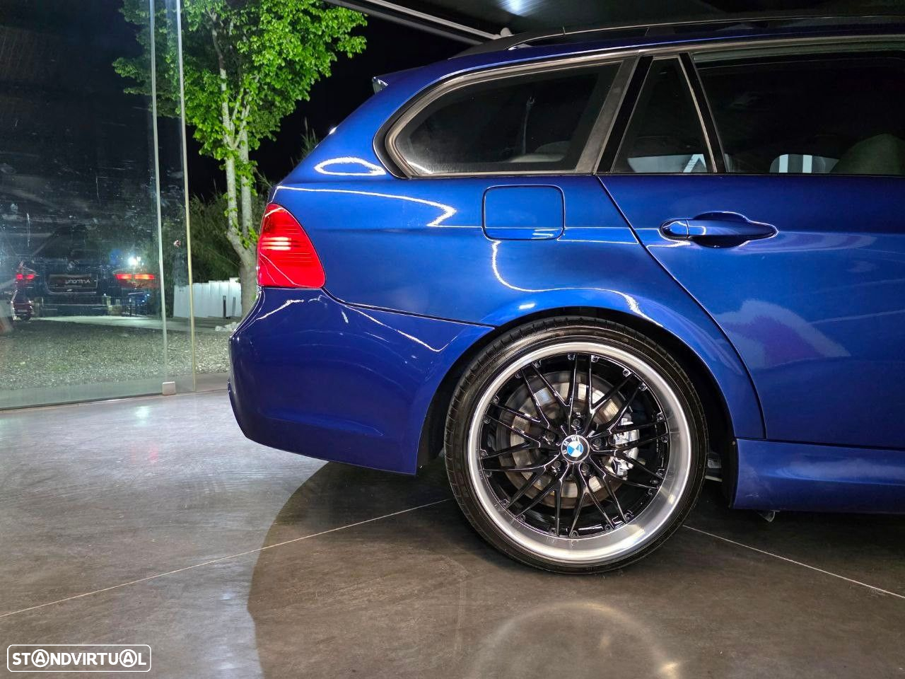 BMW 320 d Touring Exclusive - 14