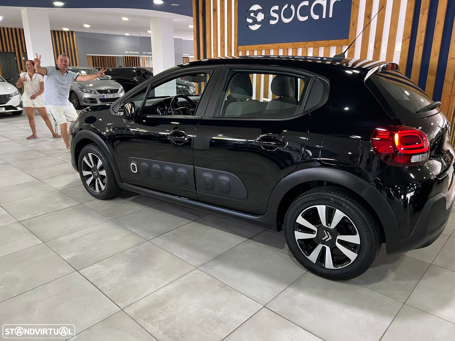 Citroën C3 1.2 PureTech Shine - 4