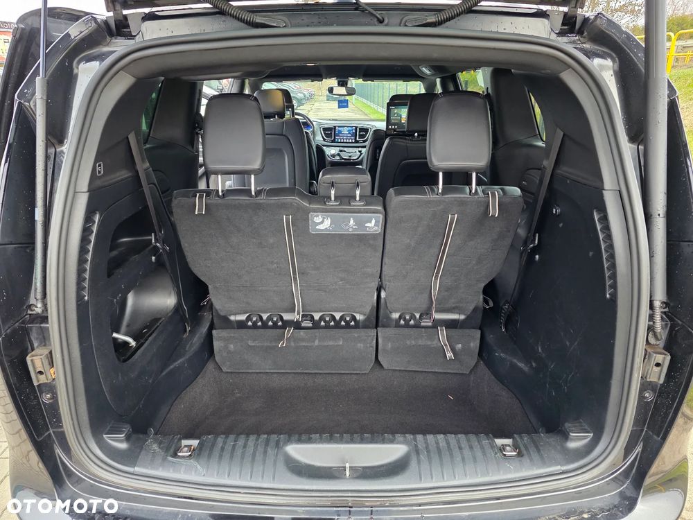 Chrysler Pacifica - 7