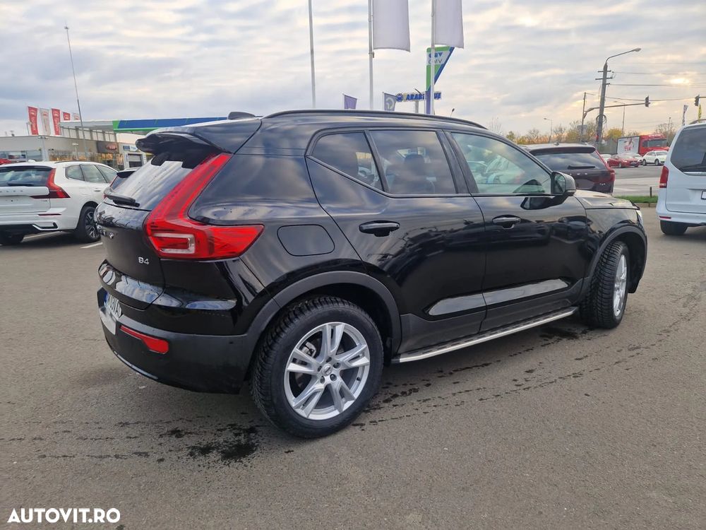 Volvo XC 40 B4 AT FWD MHEV Ultimate Dark - 5