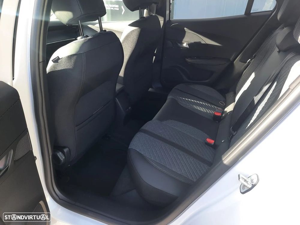 Peugeot e-2008 54 kWh Allure - 10