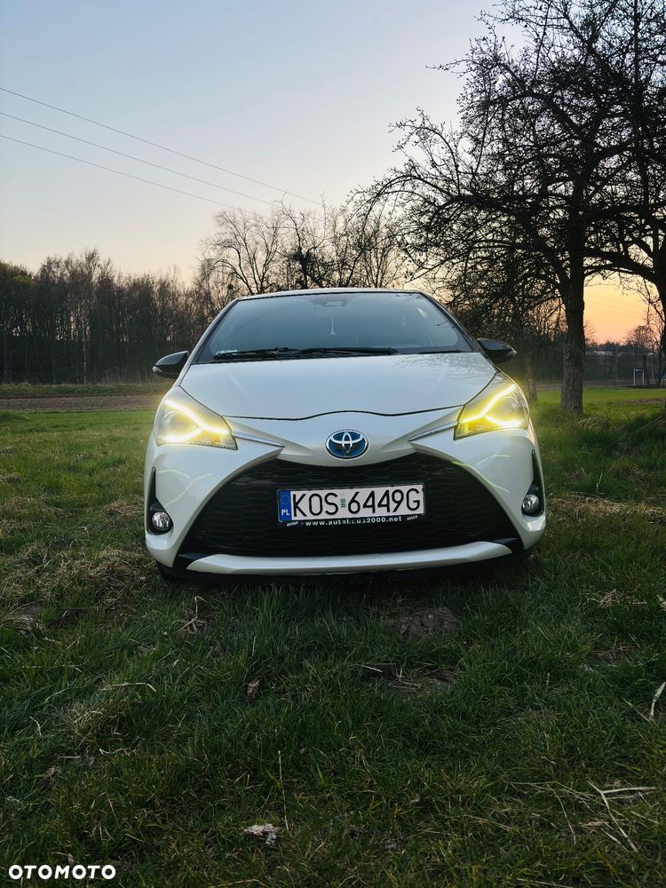 Toyota Yaris Hybrid 100 Selection - 2