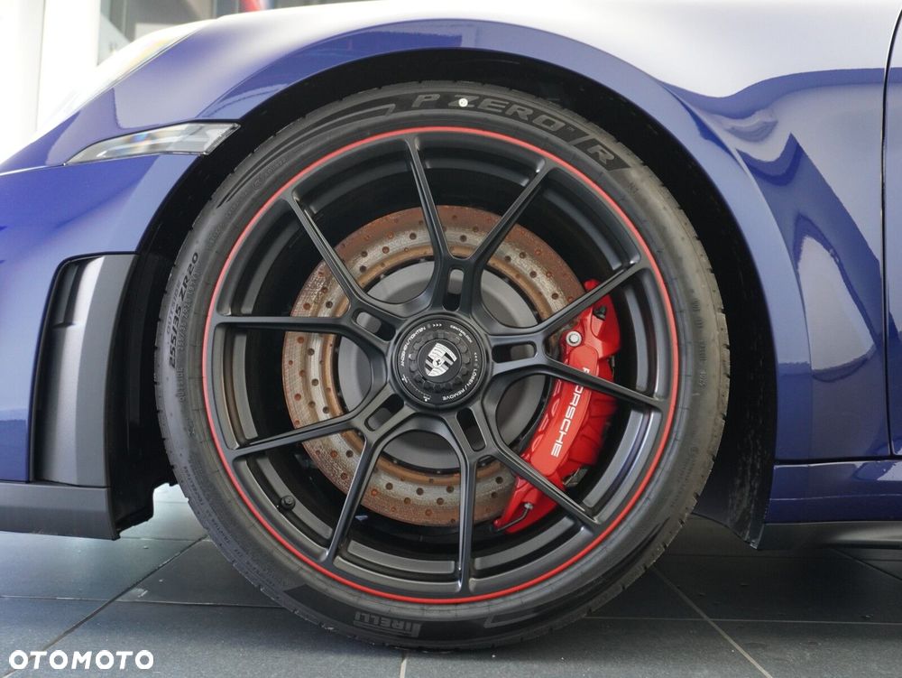 Porsche 911 GT3 Touring PDK - 11