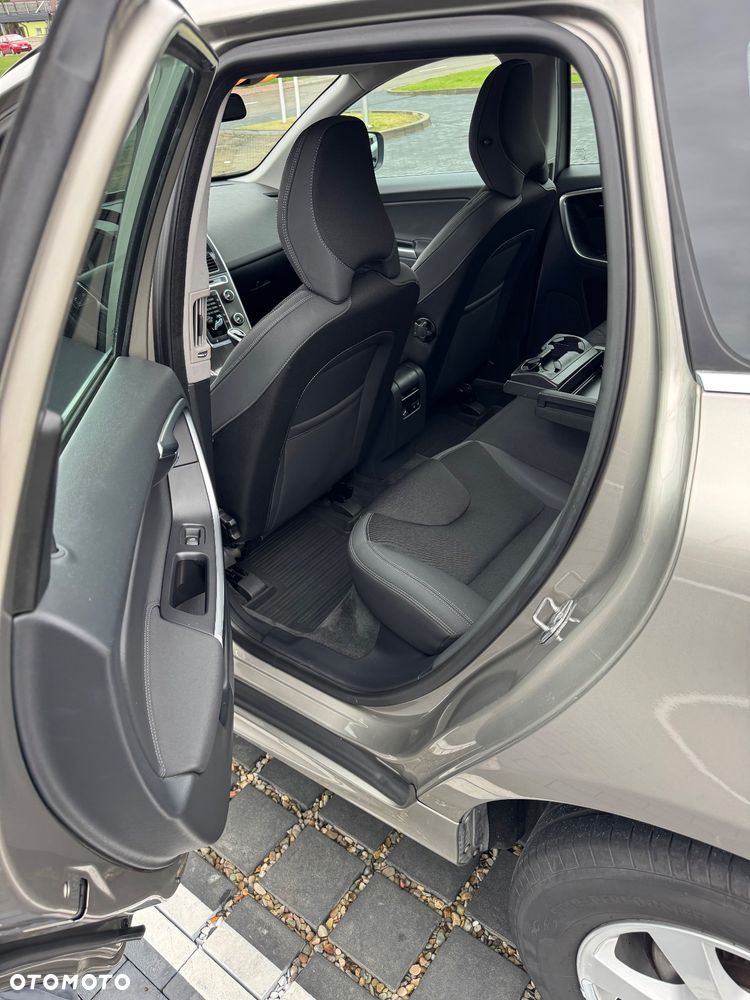 Volvo XC 60 D4 AWD Momentum - 14