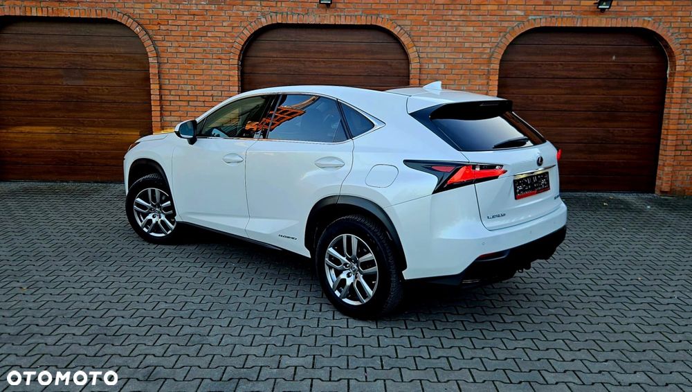 Lexus NX 300h Executive Line - 4
