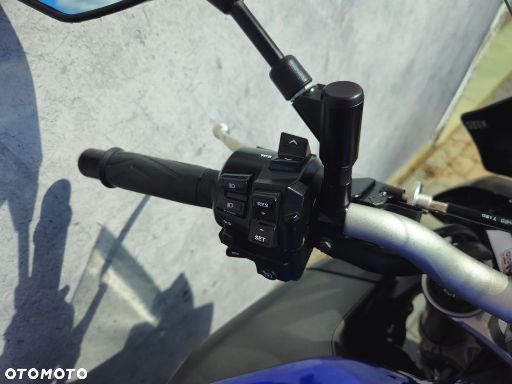 Yamaha MT - 24