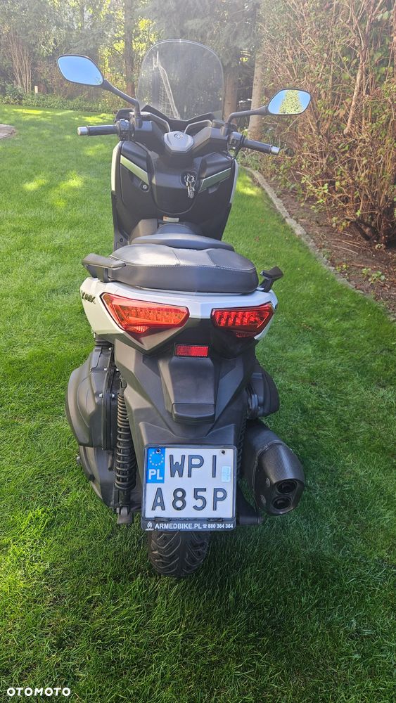 Yamaha X-max - 4