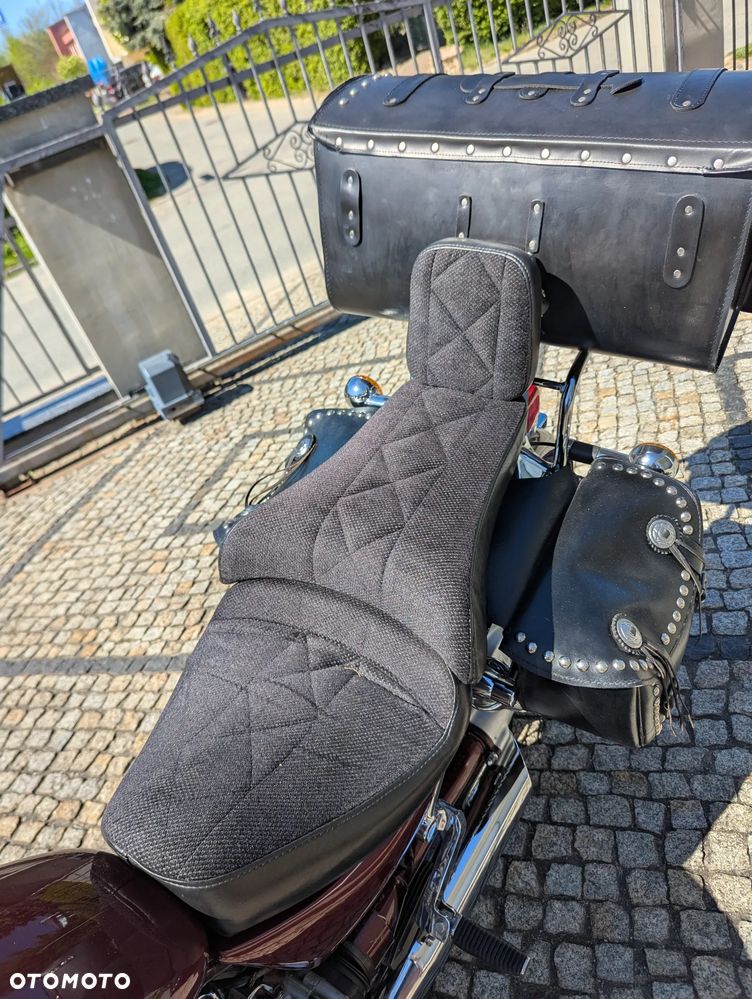 Suzuki Intruder - 11