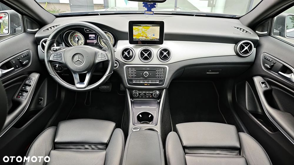 Mercedes-Benz GLA - 21