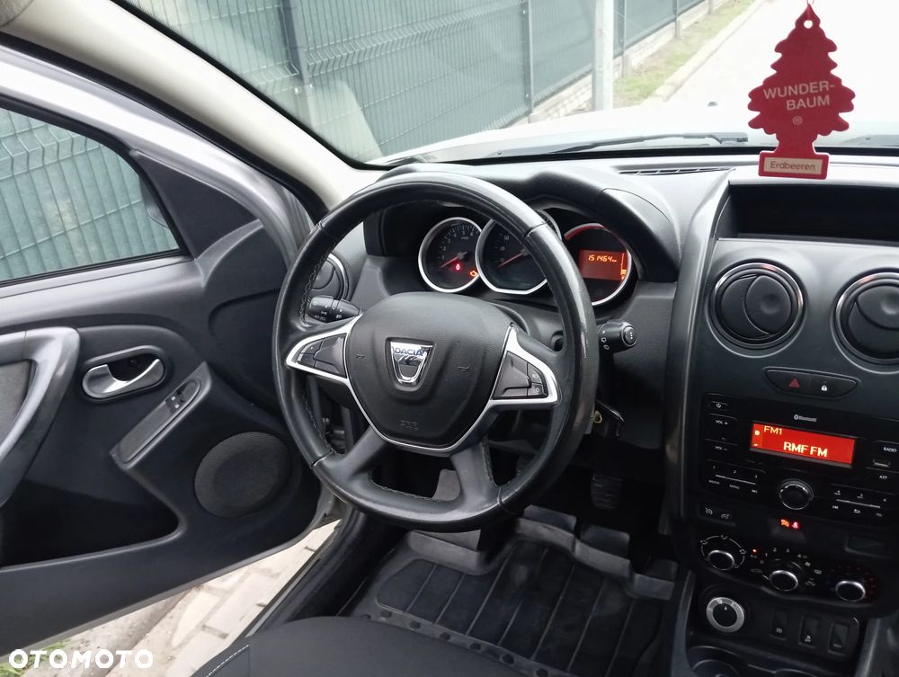 Dacia Duster 1.6 SCe Laureate 4x4 S&S - 26