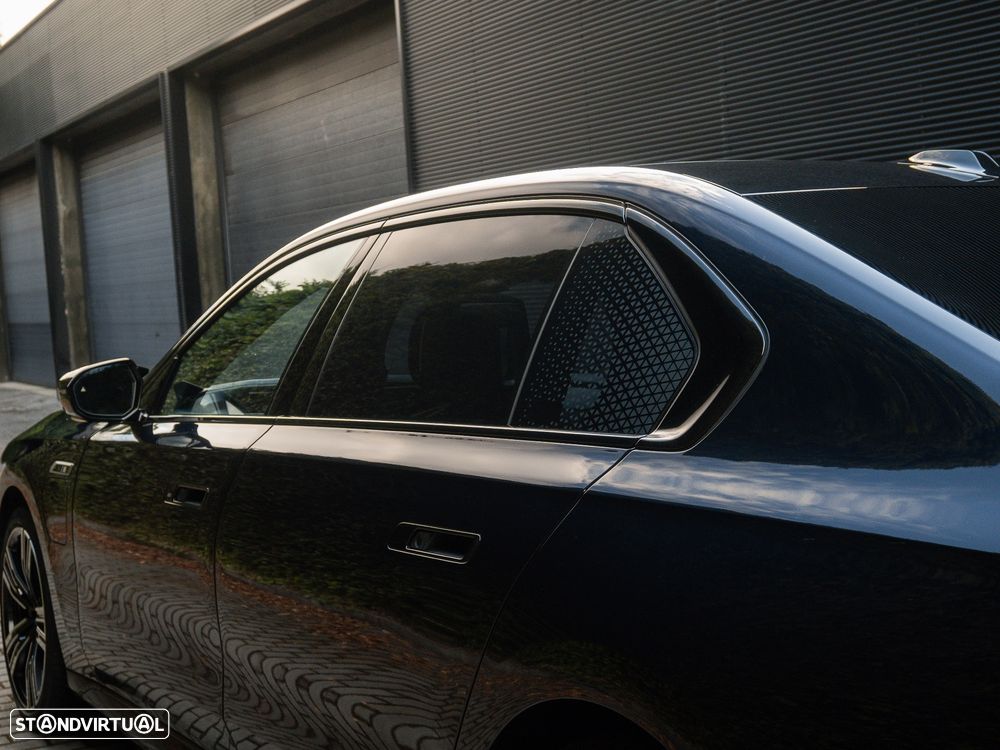 BMW 760 M760e xDrive - 21