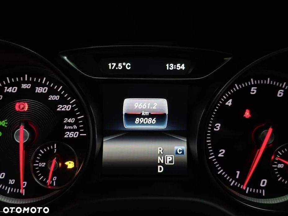 Mercedes-Benz CLA 220 7G-DCT AMG Line - 11
