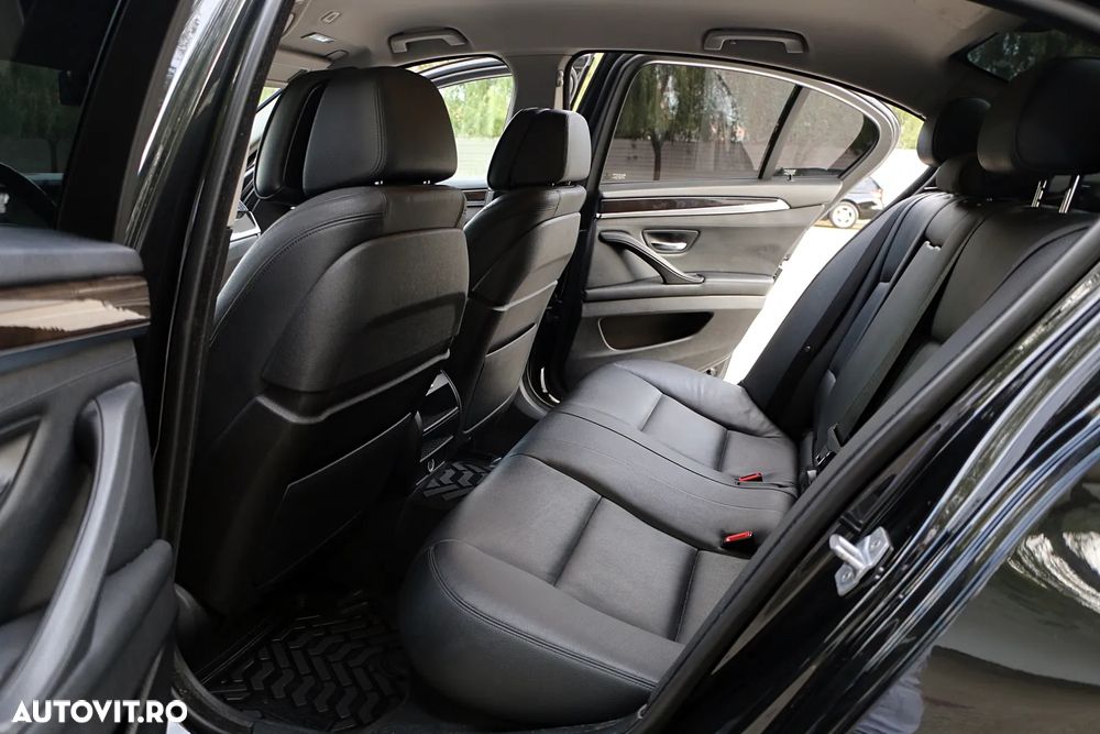BMW Seria 5 530d xDrive - 15