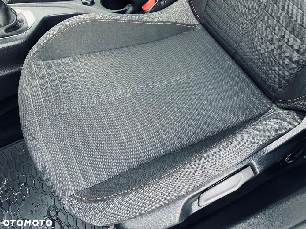 Peugeot 208 BlueHDi 100 Allure - 32