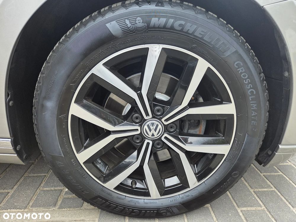 Volkswagen Passat - 11