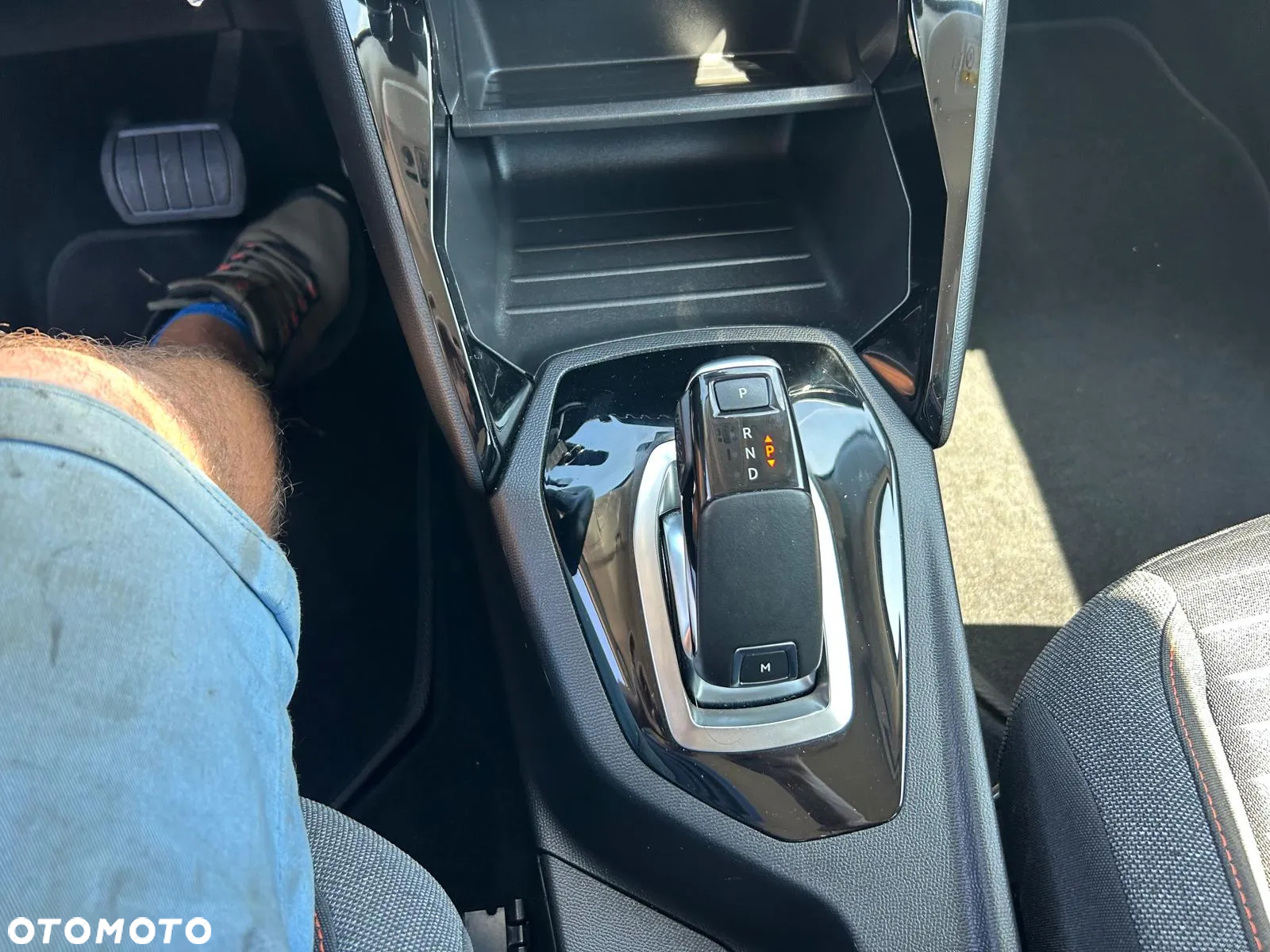 Peugeot 2008 PureTech 130 Stop&Start EAT6 Signature - 27