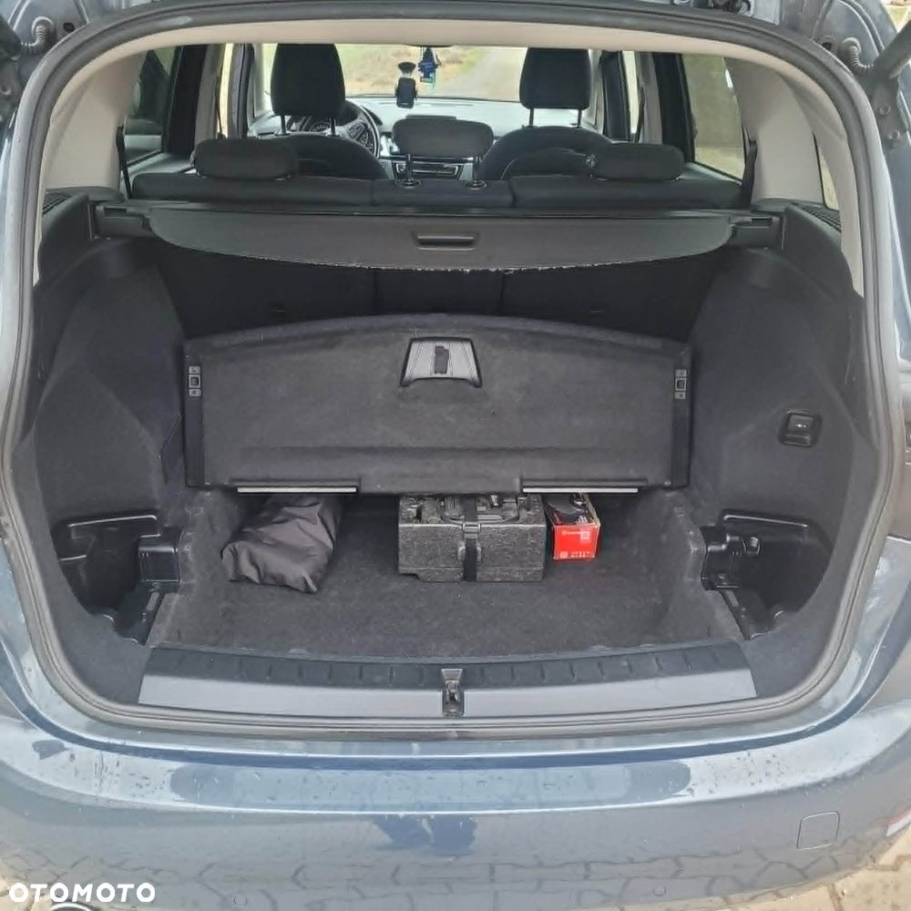 BMW Seria 2 218d - 14