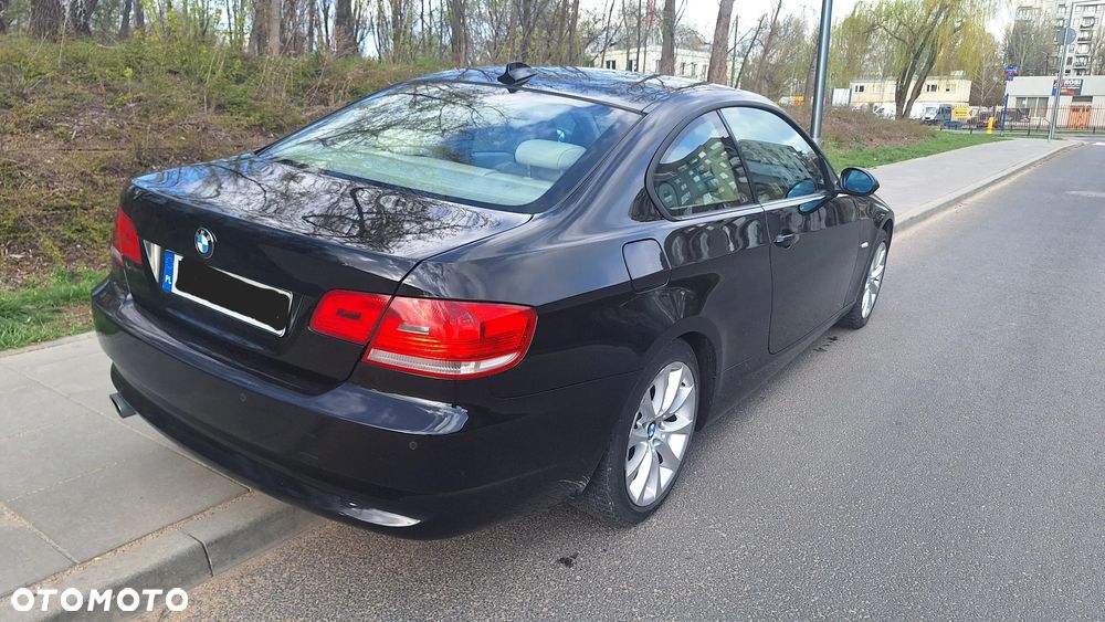 BMW Seria 3 320d - 4