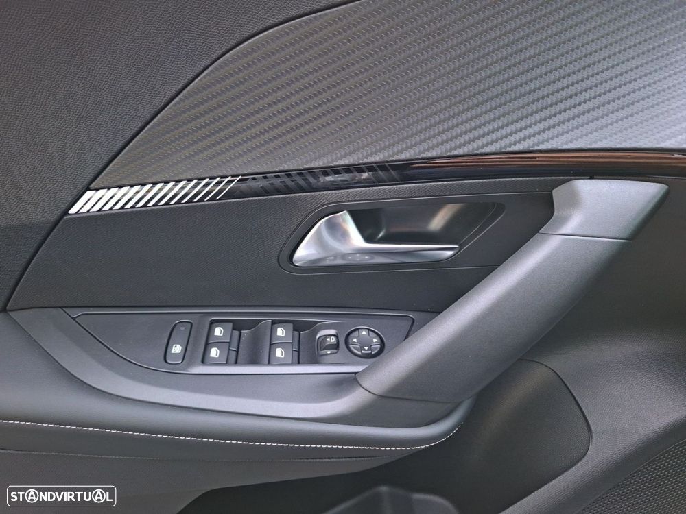 Peugeot 2008 1.2 PureTech Allure - 19