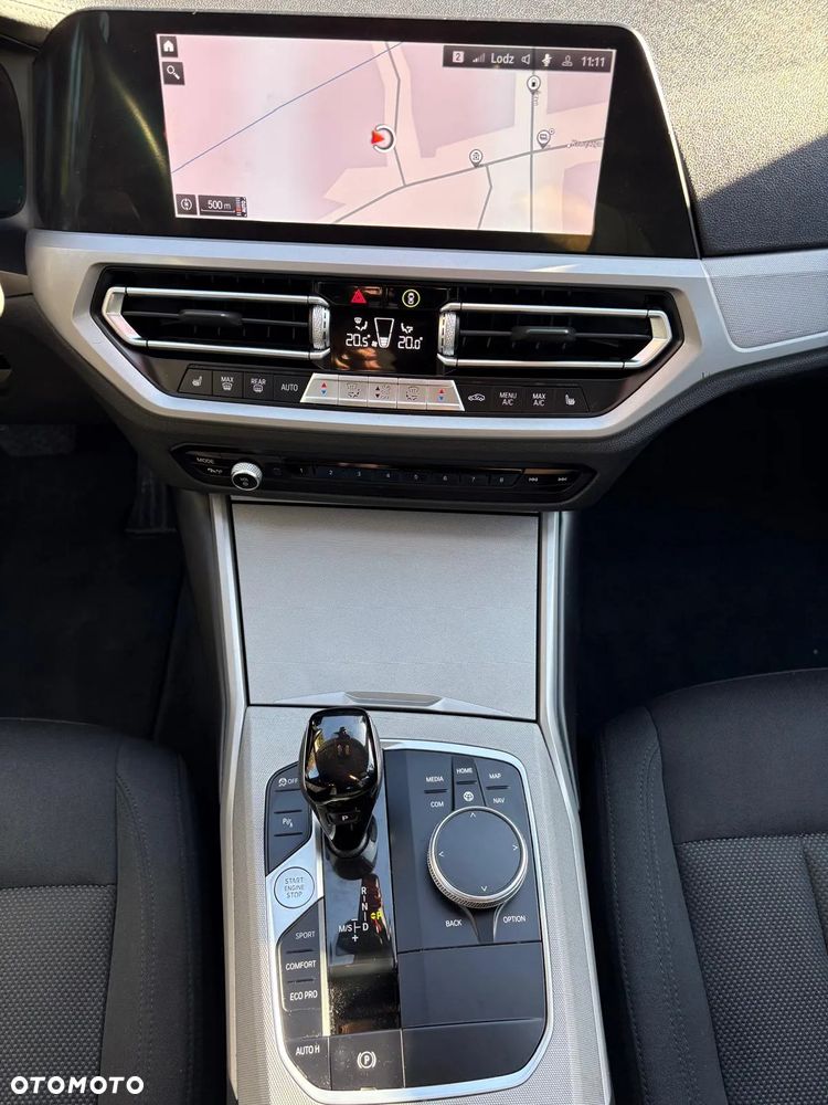 BMW Seria 3 318d Touring Sport Line - 19