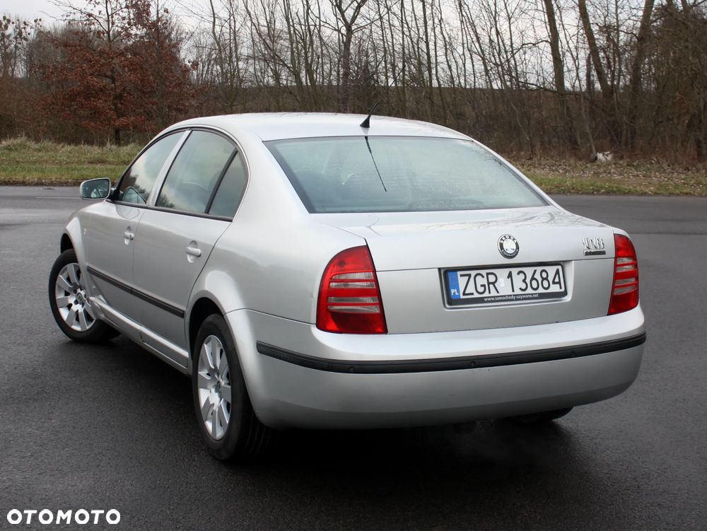 Skoda Superb 2.8 V6 Classic - 5