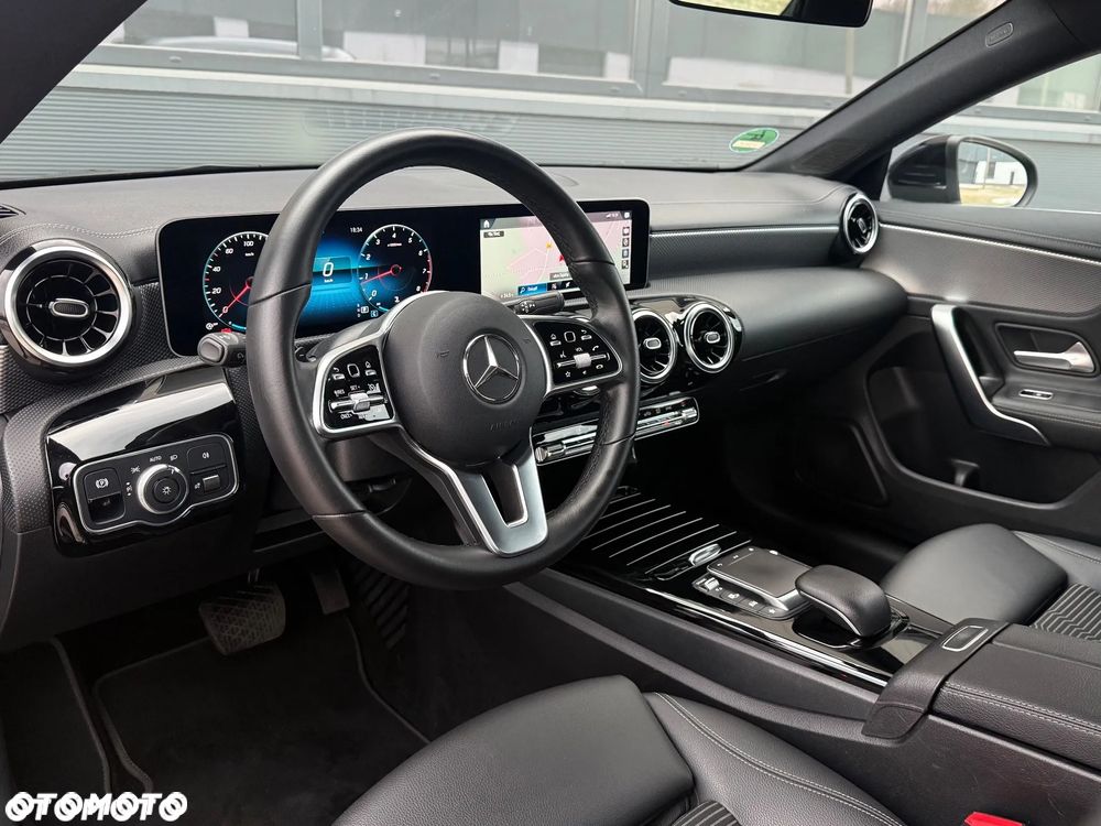 Mercedes-Benz CLA 180 7G-DCT Progressive Line Advanced - 38