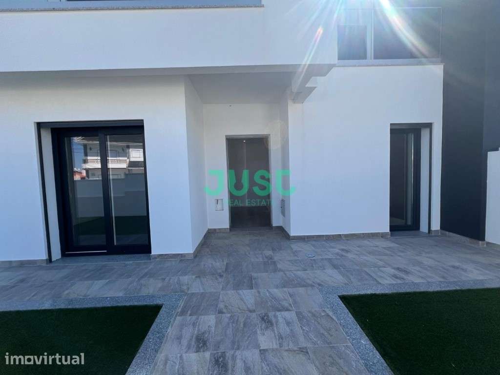 Moradia Geminada 3 pisos com piscina vale de Milhaços - Grande imagem: 2/30