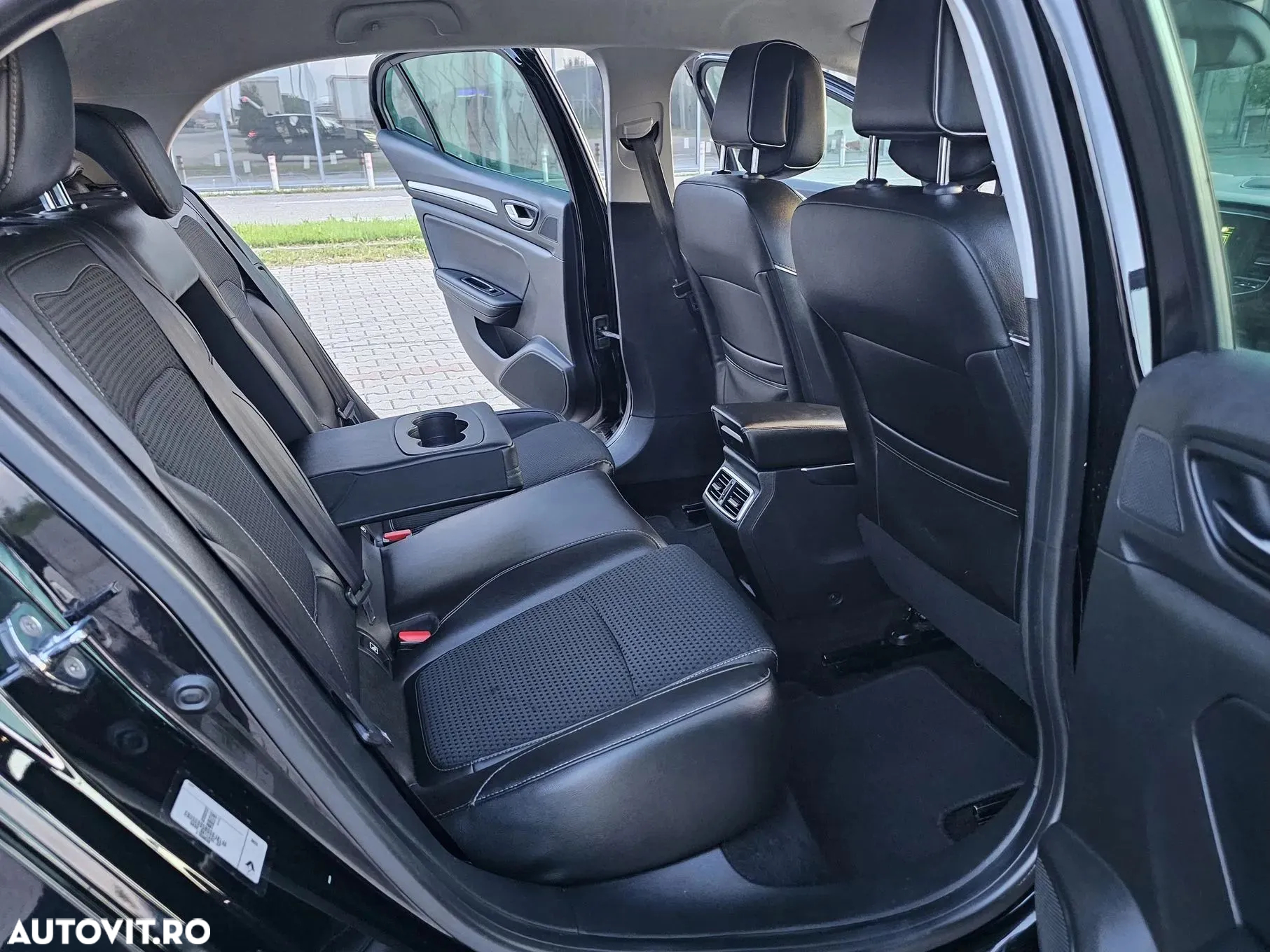 Renault Megane ENERGY dCi 130 BOSE EDITION - 11