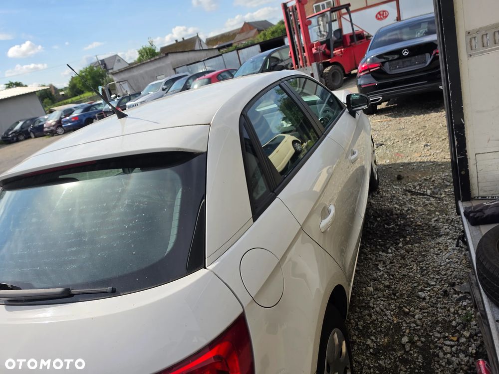 Audi A1 Sportback 1.0 TFSI ultra S tronic - 13