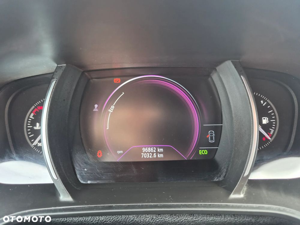 Renault Megane 1.6 SCe Life - 11
