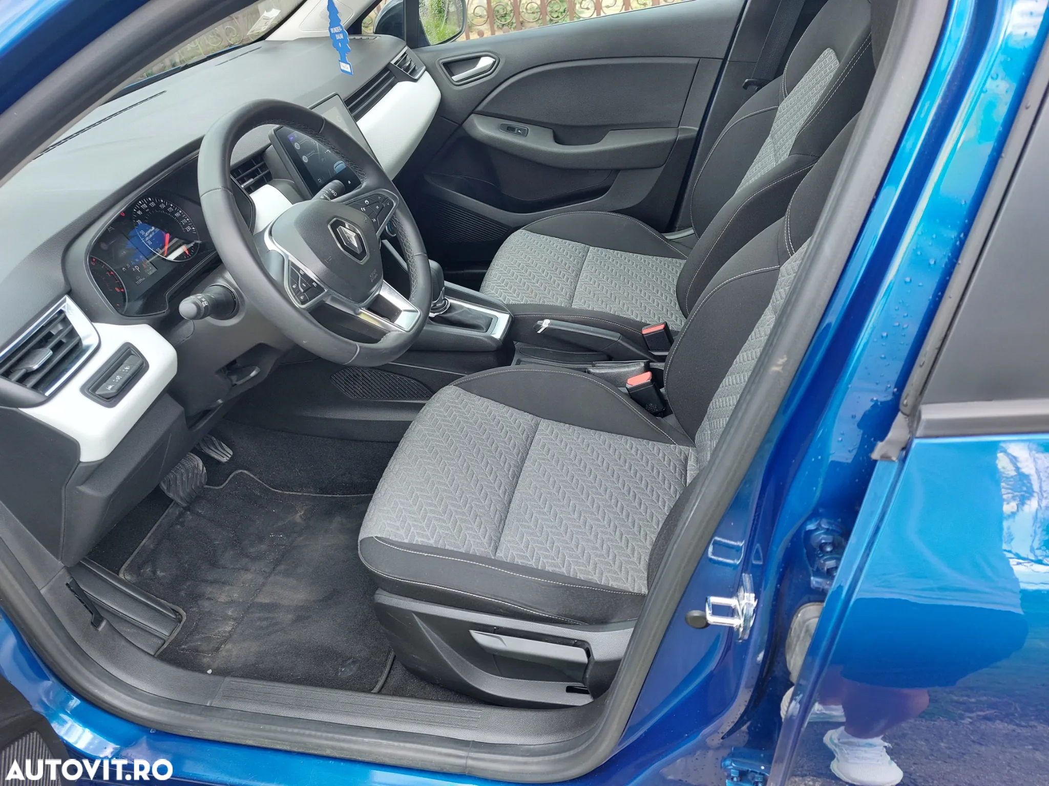 Renault Clio TCe 90 CVT TECHNO - 8