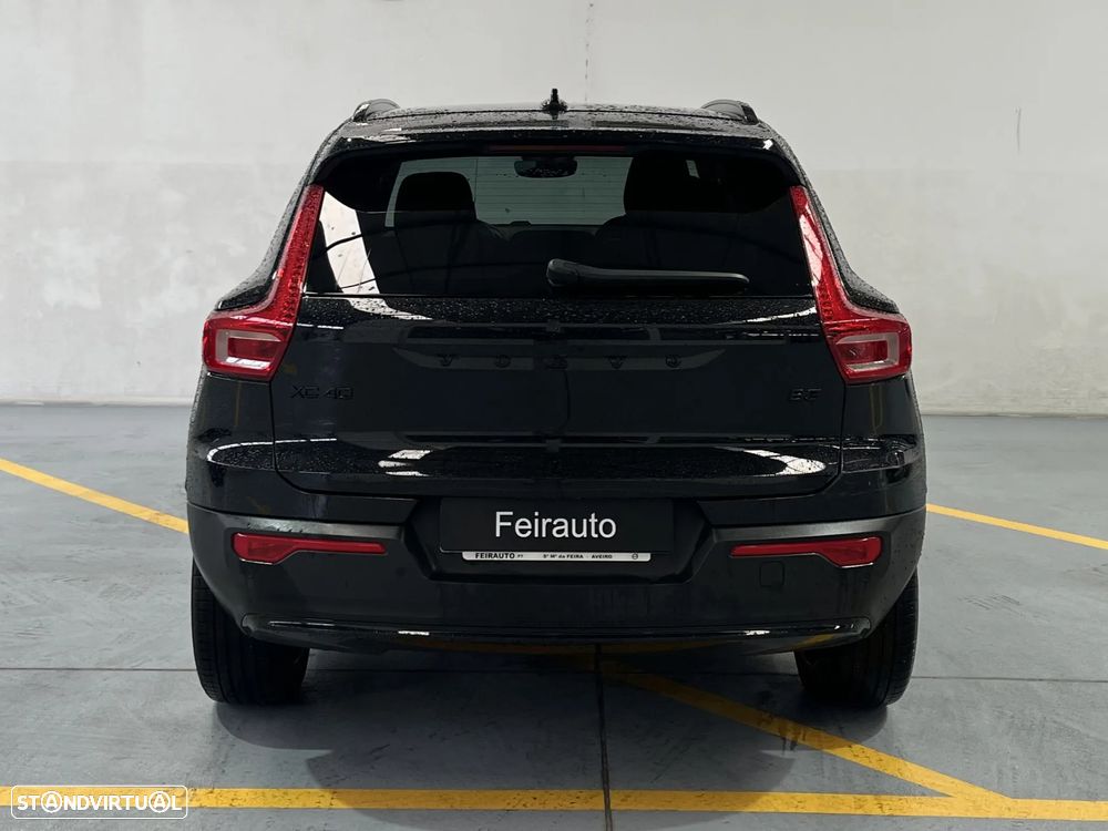 Volvo XC 40 2.0 B3 Black Edition - 12