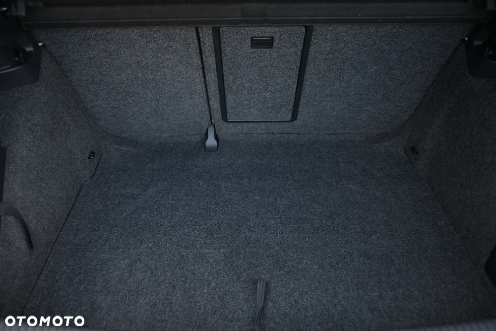 Volkswagen Golf - 23