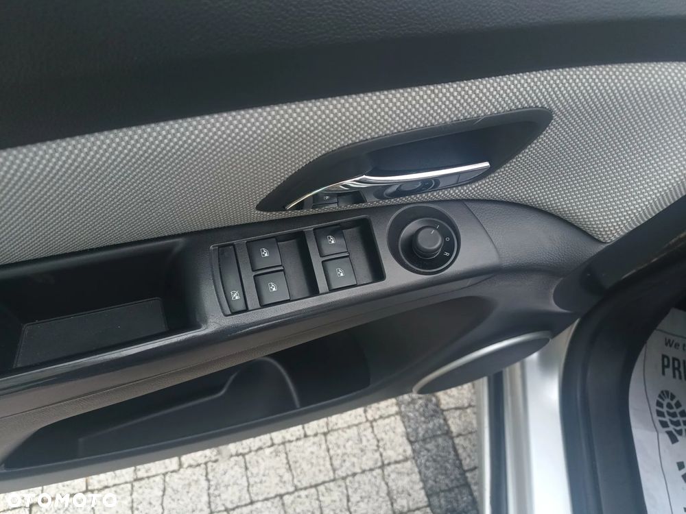 Chevrolet Cruze - 19