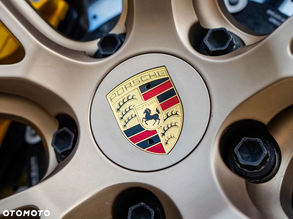 Porsche Cayenne Turbo GT - 17